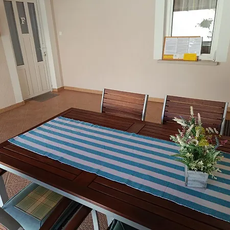 Kamilla Vendeghaz Тисафюред