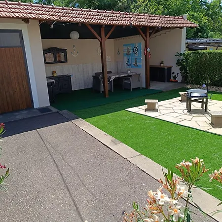 Kamilla Vendeghaz Апартаменты *